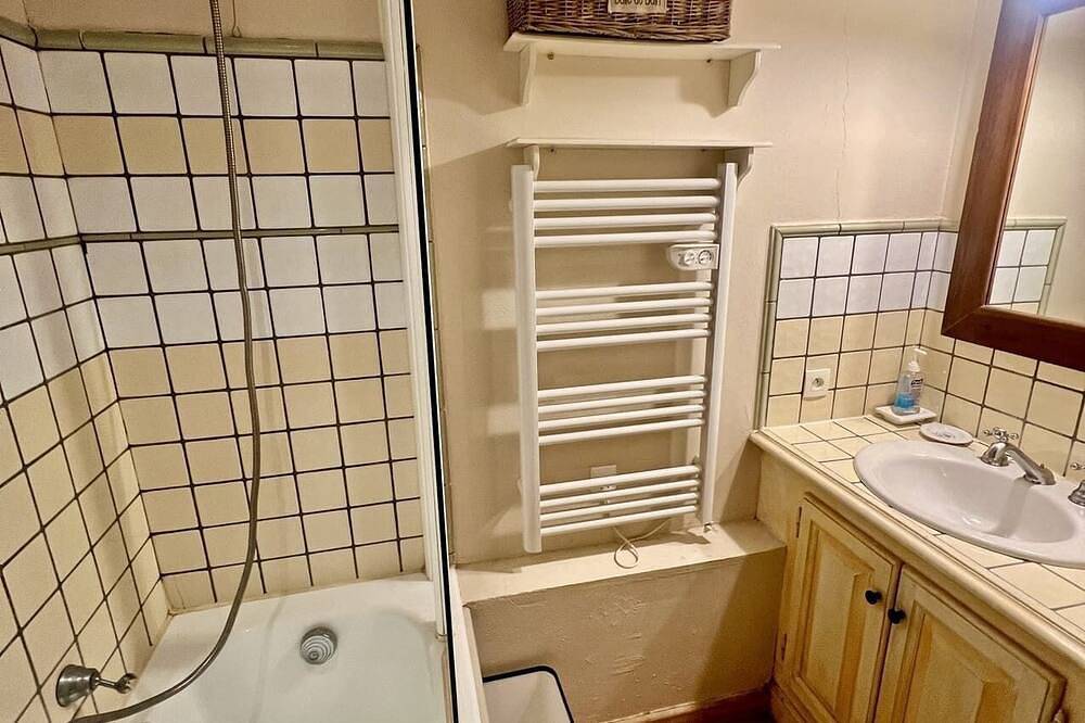 Appartement entier, Appartement Vue Mer, 6/8 personnes. Village Vacances in Grimaud, Côte méditerranéenne (France)