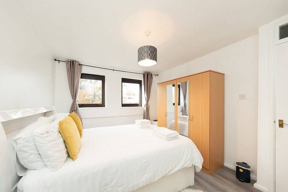 Ganze Wohnung, Stylish & Cosy Sought After Apt with Free Parking in Redbridge, London