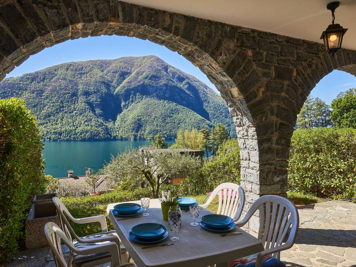 Ferienwohnung für 4 Personen, mit Terrasse und Seeblick sowie Garten, mit Haustier am Luganersee - 3