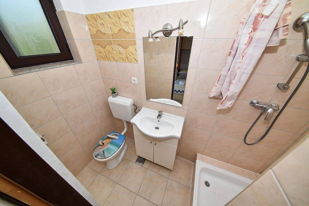 Ganze Wohnung, Ferienwohnungen Tona,, Sukošan, hr in Sukosan, Zadar