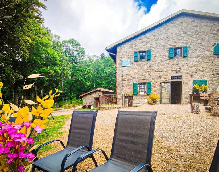 Chambre d’hôte pour 2 personnes, avec Jacuzzi ainsi que Jardin et Vue dans La Verna