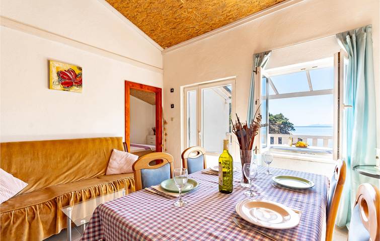 Charmant appartement en bord de mer avec terrasse et parking in Korcula