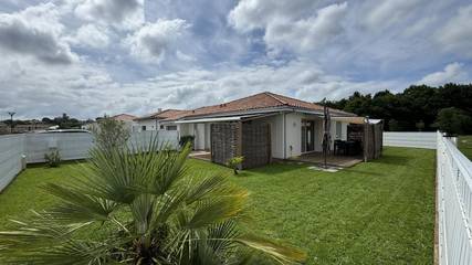 Gîte pour 6 personnes, avec terrasse et jardin dans Lac de Léon
