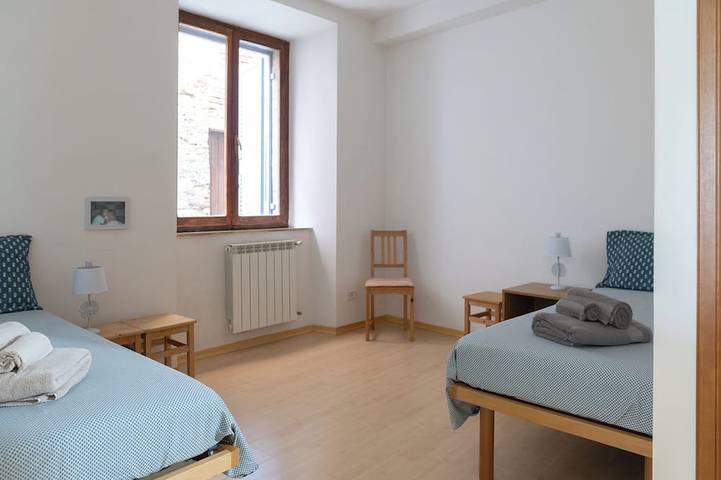 Entire apartment, Casa Sulle Mura Medioevali. Comodissimo no Scale. Servizi Raggiungibili a Piedi in Todi, Perugia Province