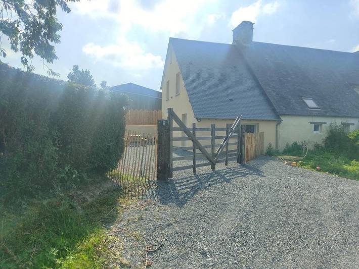 Location de vacances pour 6 personnes, avec jardin, animaux acceptés à Saint-Pierre-de-Semilly