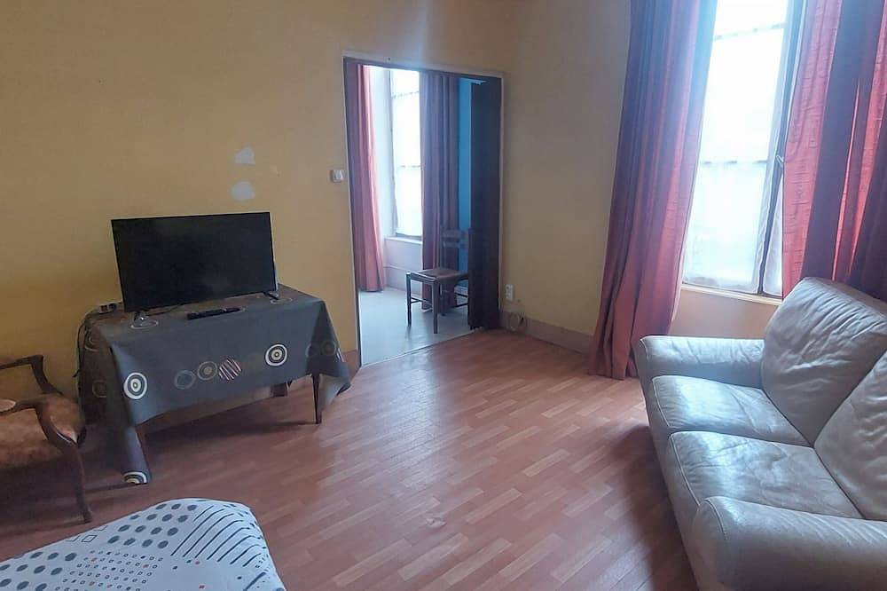 Appartement entier, Appartement meublé- Rez de chausse 2 personnes in Bourbonne-les-Bains, Haute-Marne