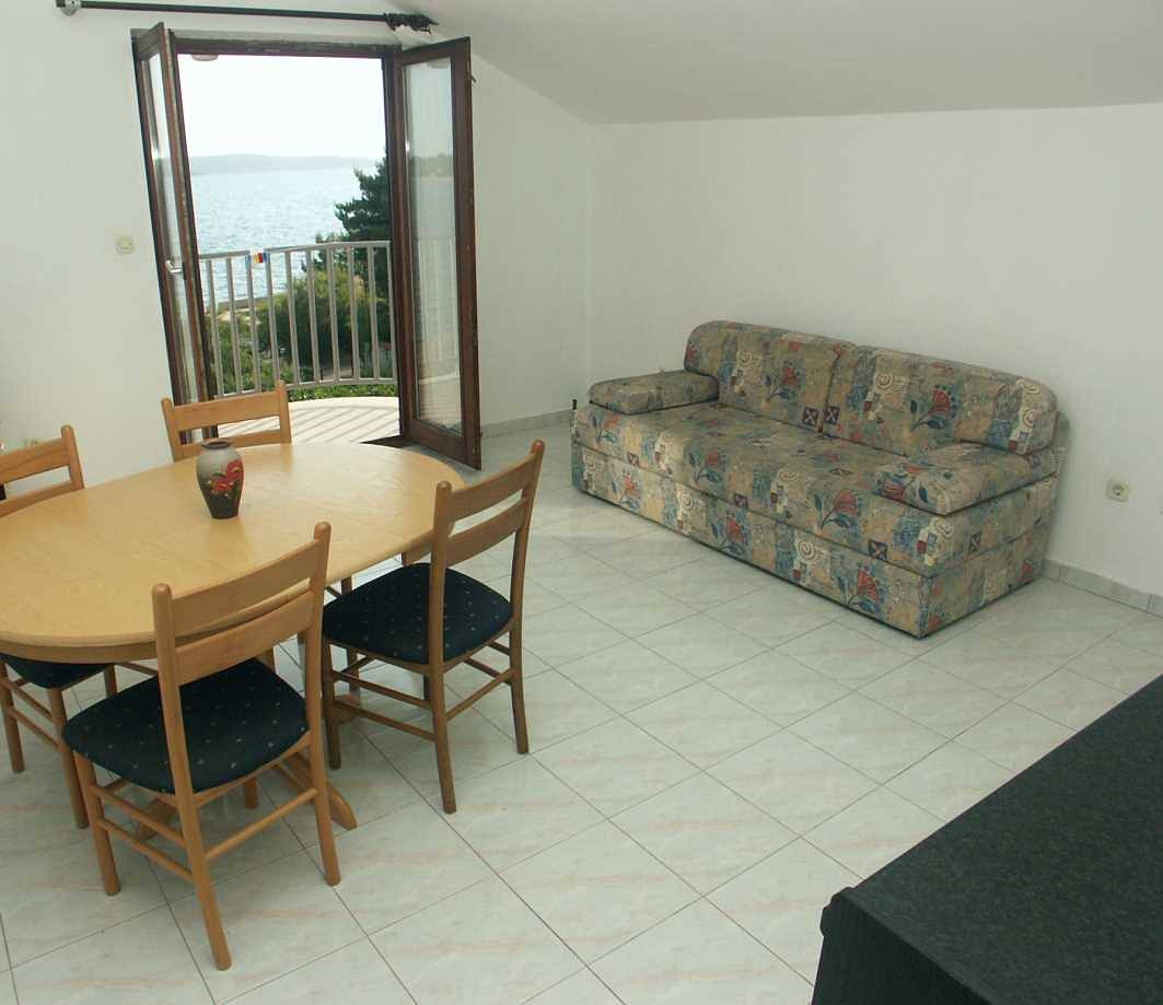 Ganze Wohnung, Strandapartment mit spektakulärem Meerblick C in Brodarica, Šibenik-Knin