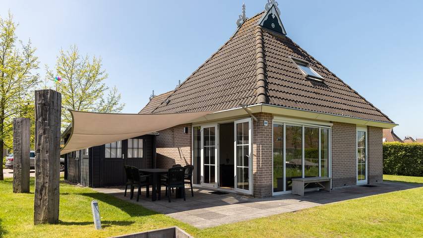 Bungalow für 4 Personen, mit Balkon/Terrasse und Terrasse sowie Garten in Friesland
