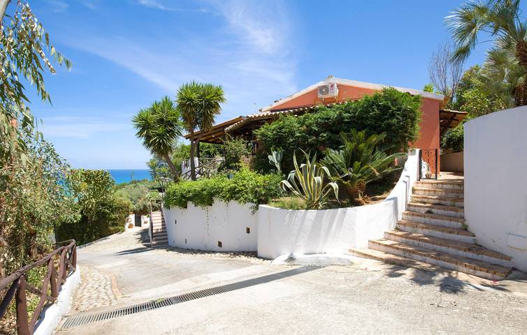 Casa vacanza per 7 persone, con Terrazza a Parghelia