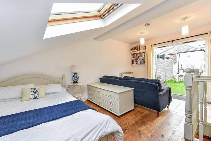 Apartment for 2 people, with Garden in Winchester