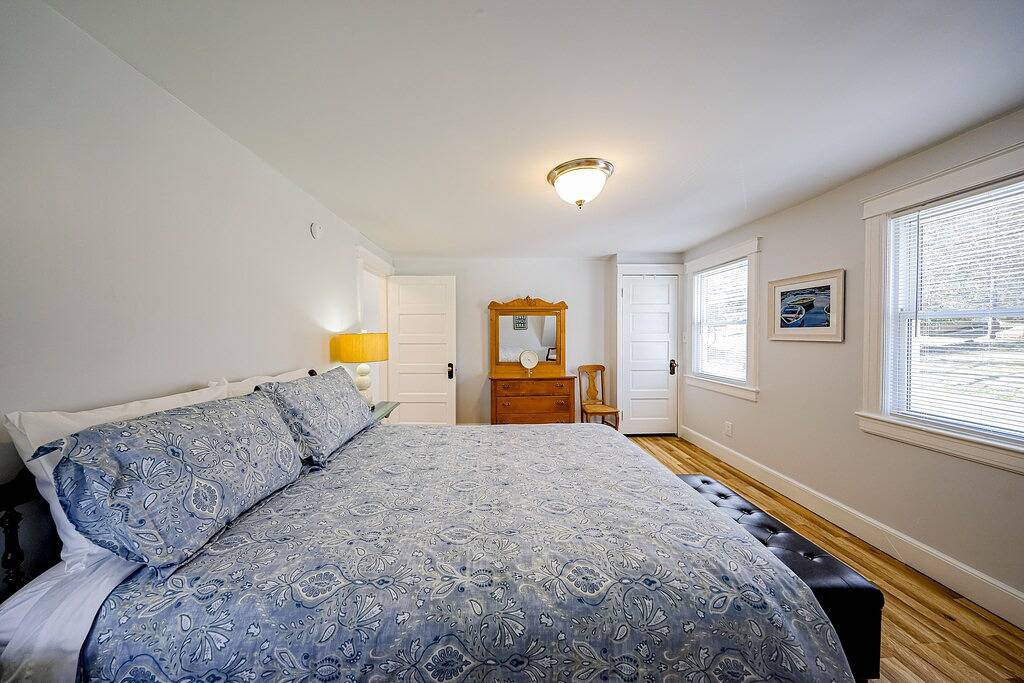 Fun getaway near downtown & lake with full kitchen & ideal location in Hammondsport, Keuka Lake