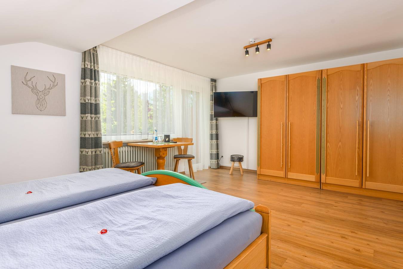 Ganze Ferienwohnung, "Nr. 16" Fewo, Dusche, Wc, 2 Schlafräume in Wallgau, Walchensee