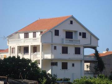 Maison d’hôte pour 2 personnes, avec terrasse dans Vis