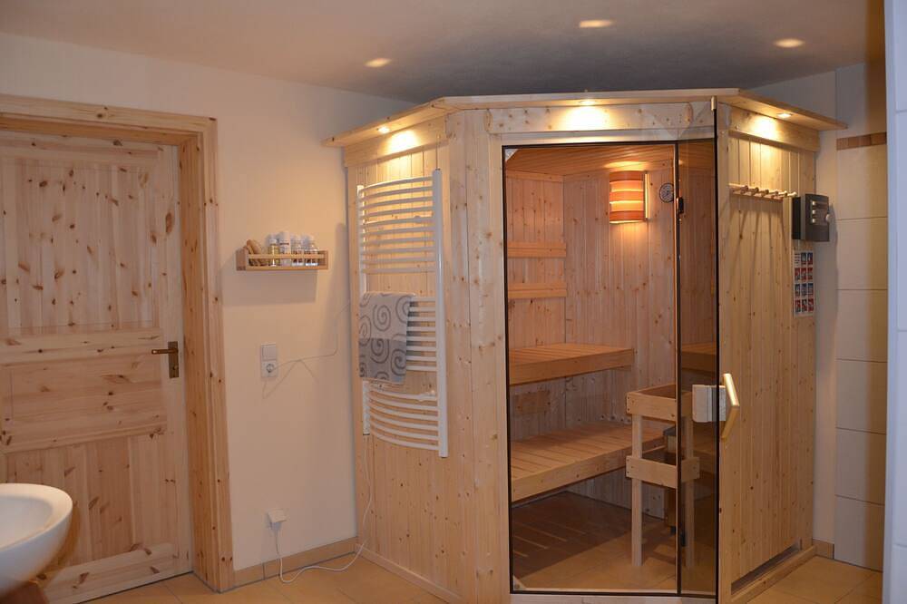 Vacation home at the Bärenstein for 2-8 persons with 140 m² living space, Sauna in Struppen, Elbsandsteingebirge