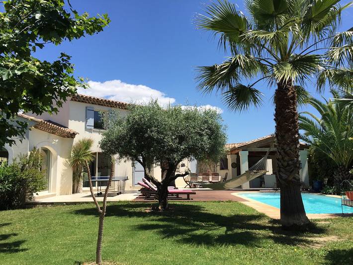 Chambre d’hôte pour 2 personnes, avec jardin et piscine