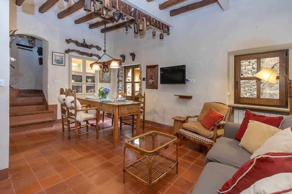 Medieval Refuge Besalú : Wifi : 2 bedrooms : 2 bathrooms in Besalú, Garrotxa