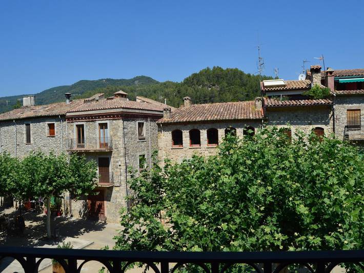 Cal Gall – Landhaus im mittelalterlichen Sant Llorenç de la Muga in Sant Llorenç de la Muga, Oberampurien