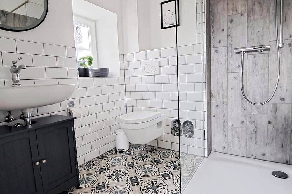 Ganze Wohnung, Geräumige Ferienwohnung mit 2 Schlafzimmern & Garten in Walsrode, Aller-Leine-Tal