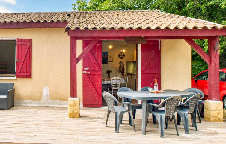 Location de vacances pour 5 personnes, avec jardin ainsi que piscine et terrasse, animaux acceptés à Saint-Crépin-et-Carlucet - 3