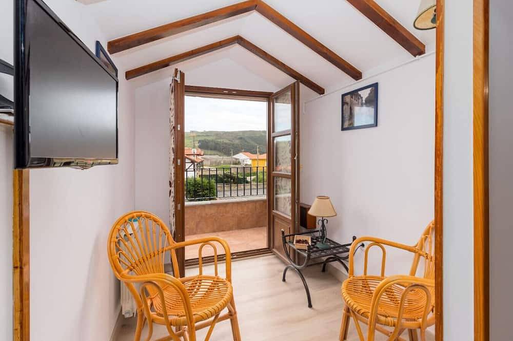 Entire apartment, San Roque Praderas - Parking y Playa Apt in Santillana del Mar, Cantabrian Coast