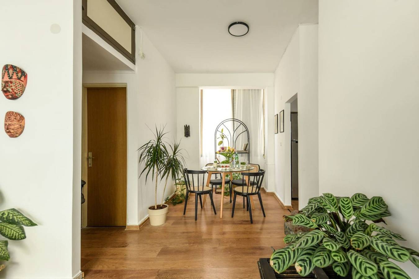 Entire apartment, Cozy Green Oasis 2Br Apt a 3 Min Walk from Beach in Tel Aviv, Tel Aviv District