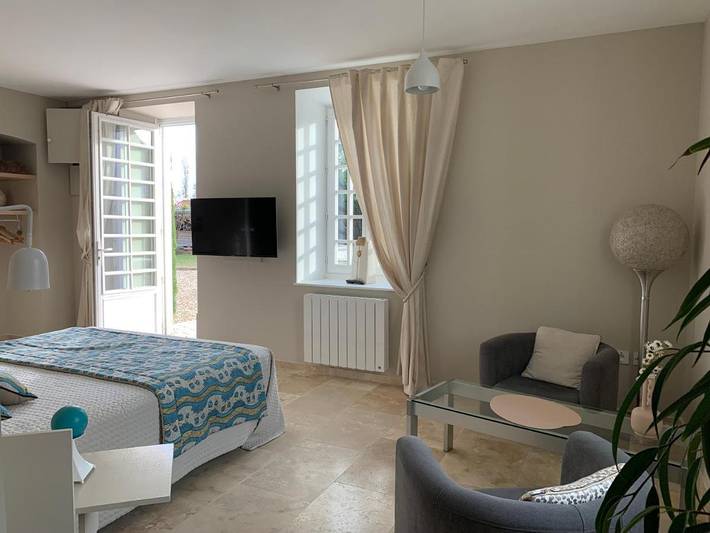 Gîte pour 3 personnes, avec terrasse ainsi que vue et jardin à Louhans - 3
