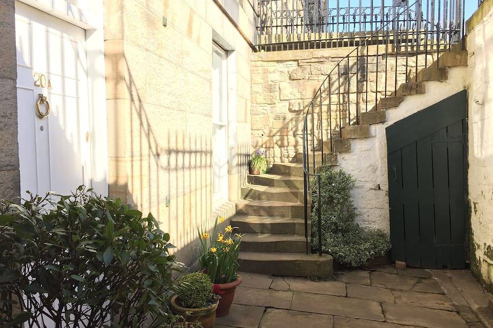 Appartamento intero, Elegante appartamento con giardino 2 camere da letto a Stockbridge in Edimburgo, Lothian