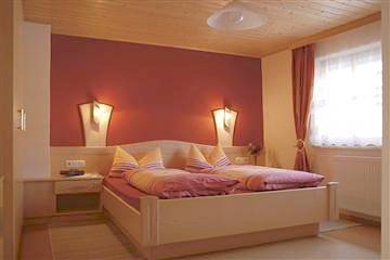 Pension Weiß - Ferienwohnung Linde und Lärche in Hohenwarth, Ostbayern