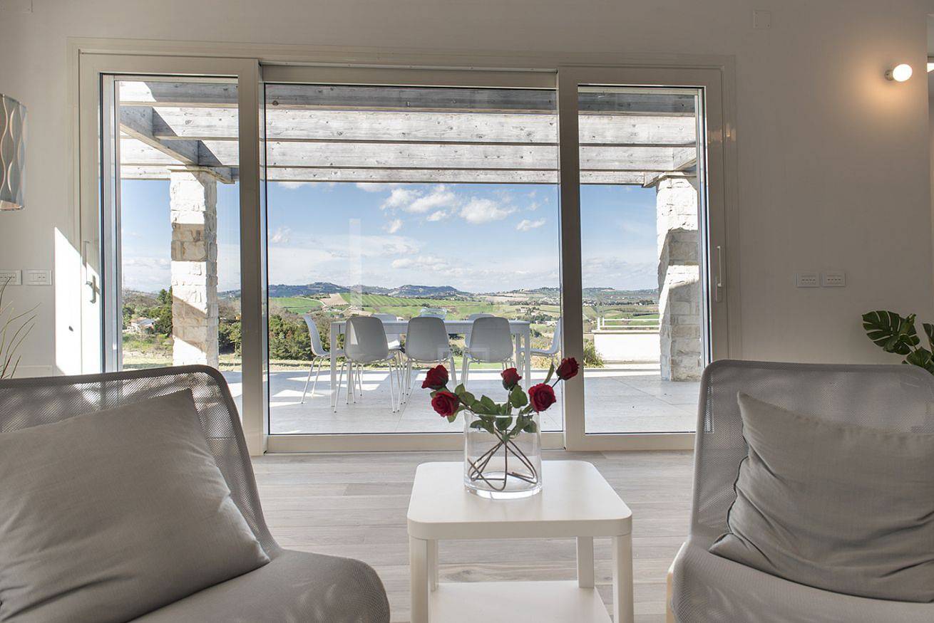 Villa Tramonto - San Germano, meravigliosa villa con giardino panoramico in Camerano, Riviera del Conero