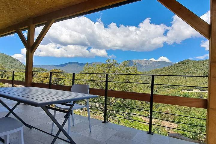 Location de vacances pour 5 personnes, avec jardin et terrasse à Zicavo