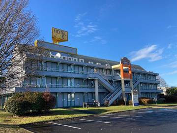 Hôtel pour 3 personnes, avec jardin et terrasse, animaux acceptés à Châtellerault