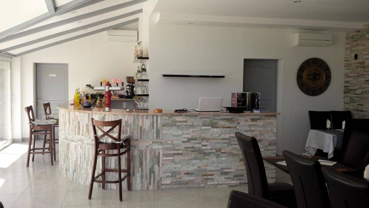 Hôtel Restaurant le Mistral in Peipin, Région de Forcalquier