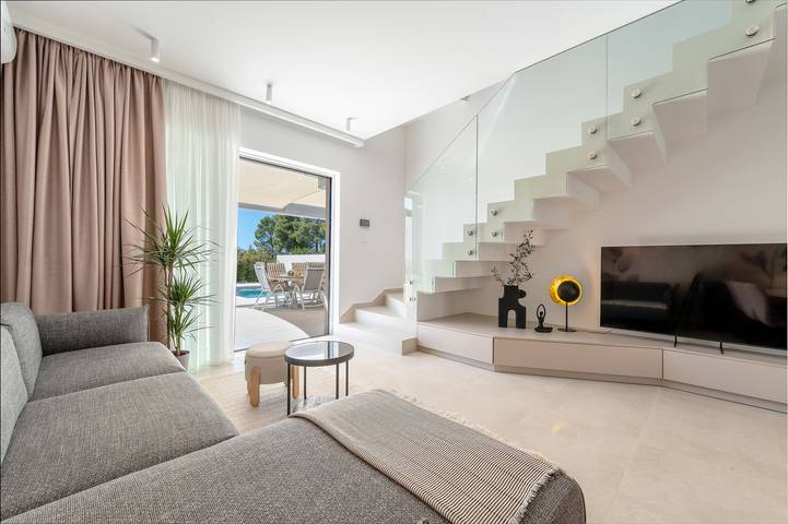 Villa pour 8 personnes, avec Terrasse et Piscine à Šibenik - 3