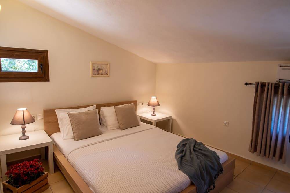 Three Bedroom fully equipped Villa-Apartment perfect and safe for families in Platanias (Thessaly), Sporaderne