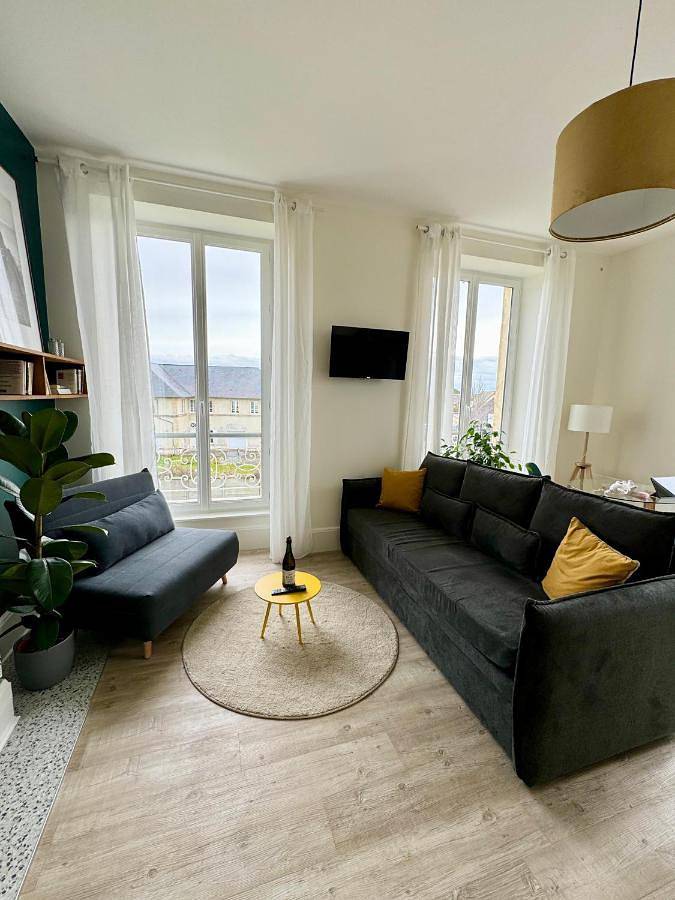 Gîte pour 3 personnes, avec vue et jardin, animaux acceptés à Saint-Côme-de-Fresné - 2