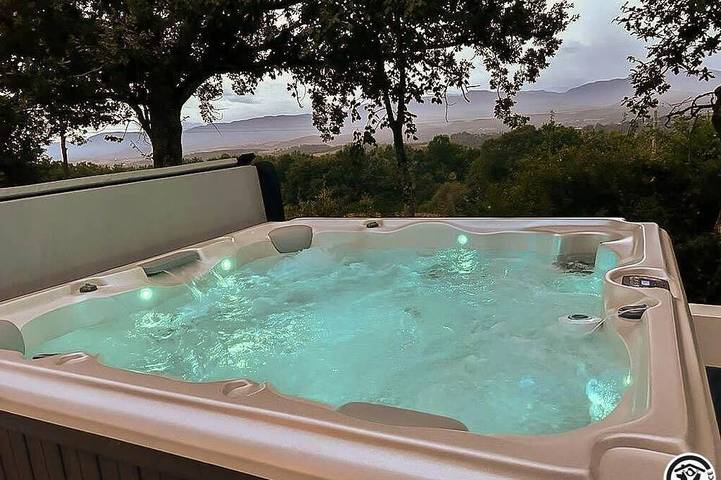 Location de vacances pour 6 personnes, avec Jacuzzi et Jardin dans Sepx