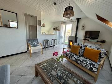 Gîte pour 8 personnes, avec piscine ainsi que vue et jardin, animaux acceptés à La Balme-de-Sillingy