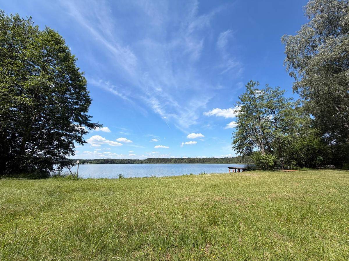 Bungalow direkt am See, mit eigenem Boot in Neubäu, Roding