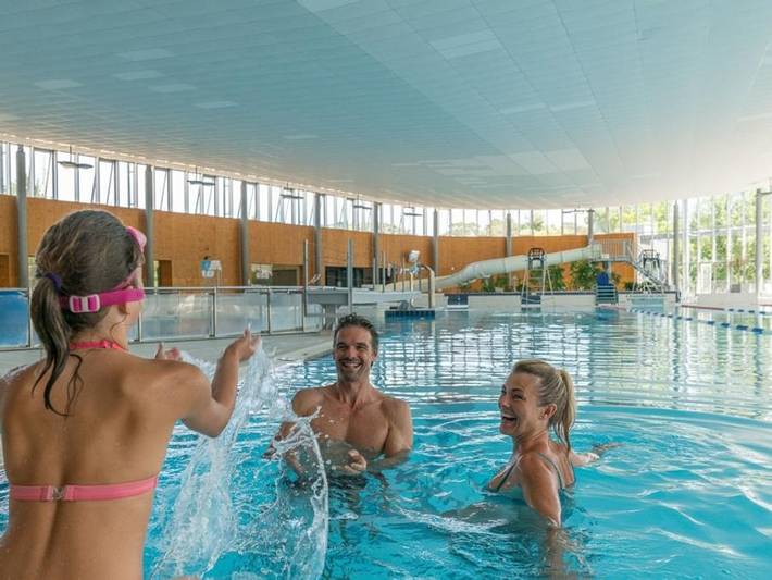 Chalet pour 2 personnes, avec bassin pour enfant dans 