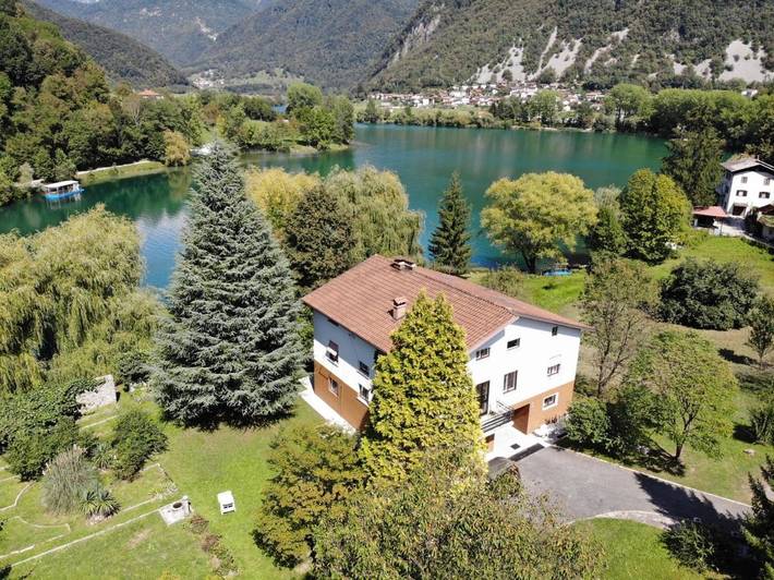 Gîte pour 18 personnes, avec terrasse, animaux acceptés à Tolmin