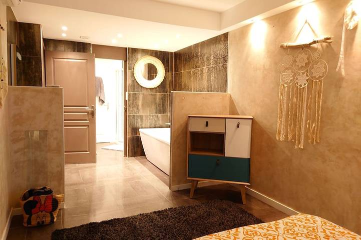 Location de vacances pour 4 personnes dans Bijou Plage Cannes - 3