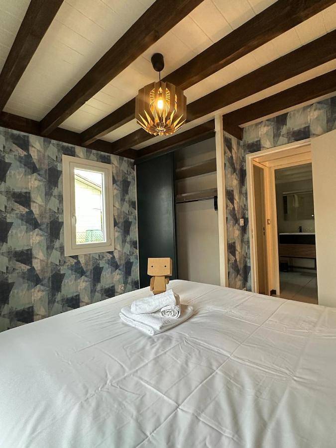 Location de vacances pour 8 personnes, avec jardin et terrasse à L'Isle-d'Espagnac - 3