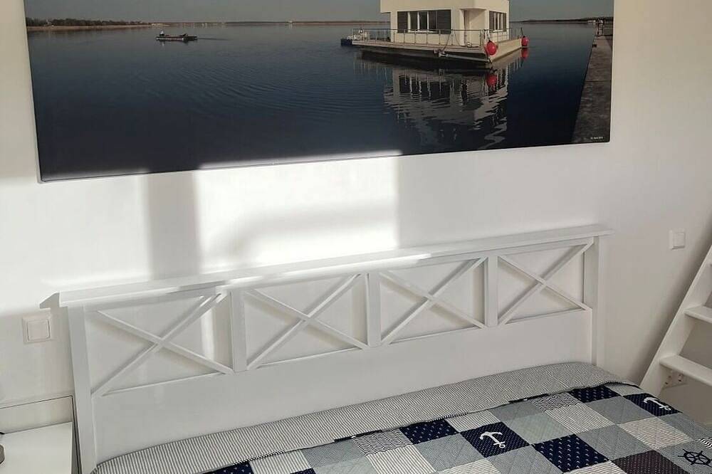 Ganze Wohnung, Hausboot für 6 Gäste mit 144m² in Bitterfeld-Wolfen in Großer Goitzschesee, Bitterfeld-Wolfen