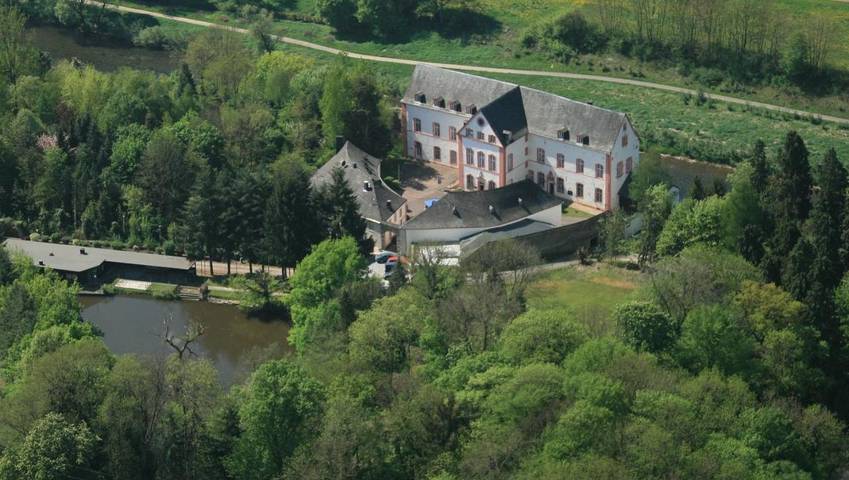 Hotel für 2 Personen, mit Terrasse und Garten sowie Ausblick in Bollendorf