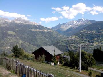 Maison de campagne pour 12 personnes, avec jardin et vue, adapté aux familles à Les Chapelles