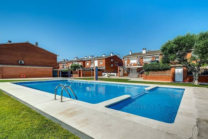 Casa rural para 8 personas, con balcón además de piscina y jardín, Se admiten mascotas - 1