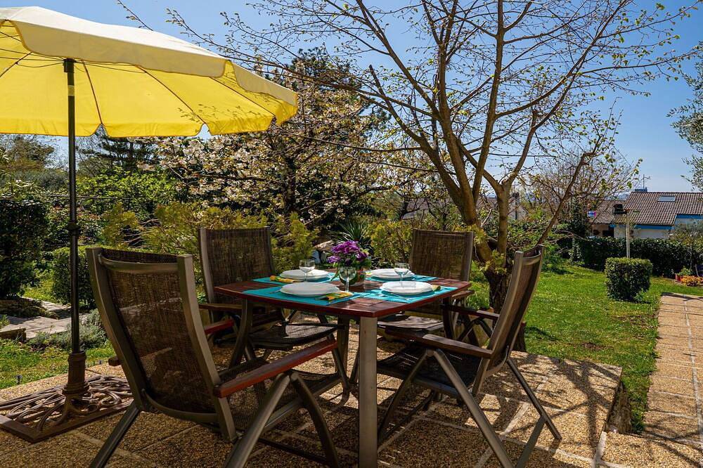 Appartamento vacanze a Njivice a partire da 103€ a notte