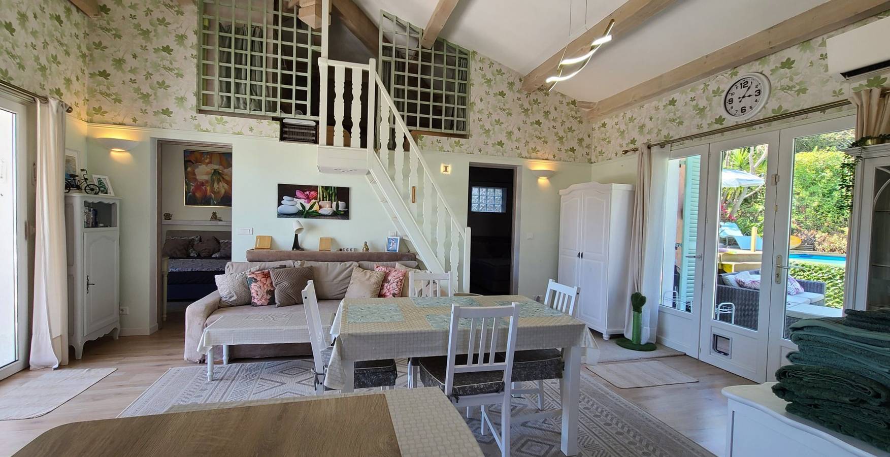 Appartement demi-villa, bord de mer, piscine chauffée in Roquebrune-sur-Argens, Région de Draguignan