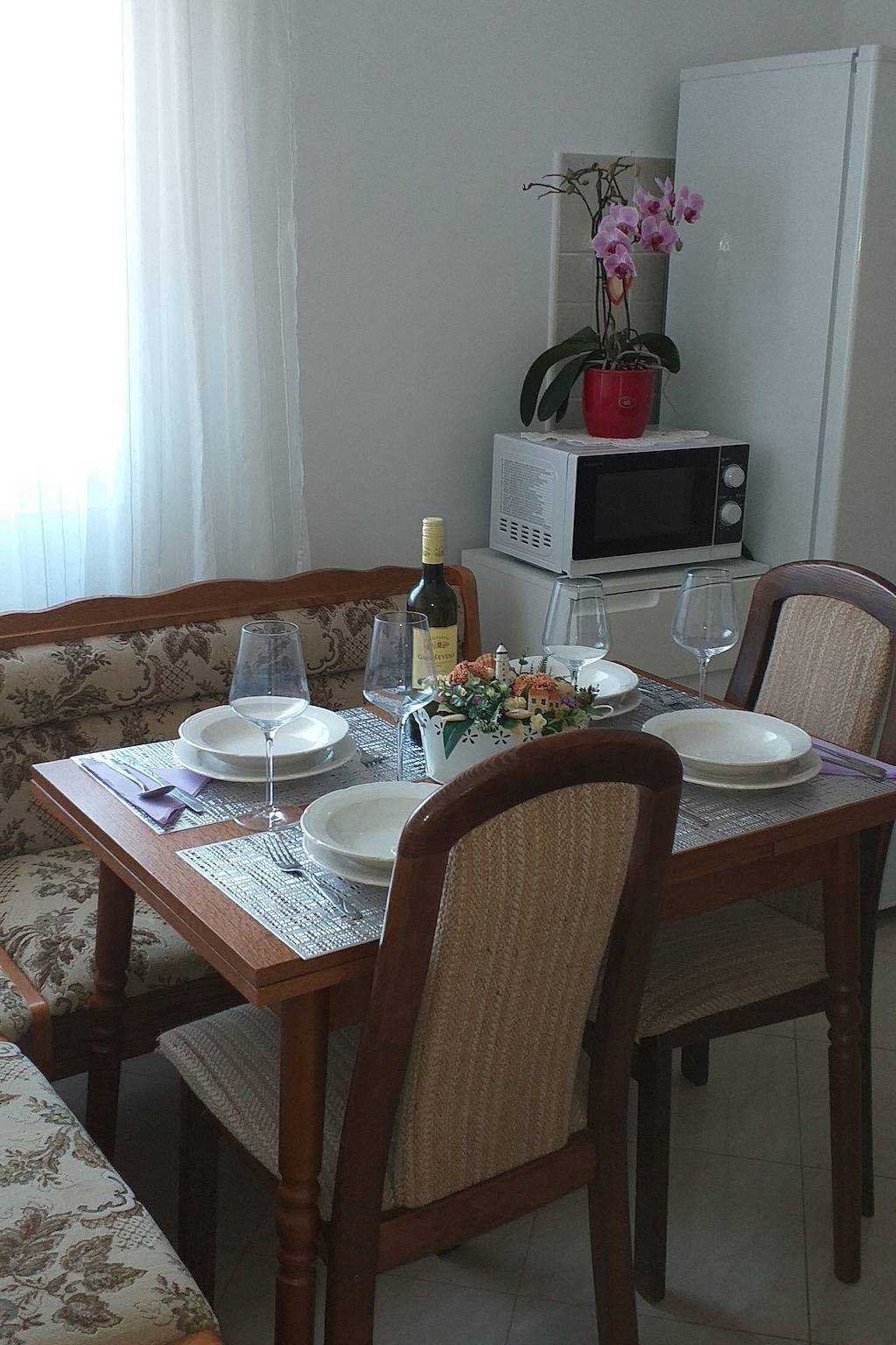 Ganze Wohnung, 2-Zimmer-Ferienwohnung mit Balkon und Meerblick Dramalj (Crikvenica) A-2376-b in Dramalj, Primorje-Gorski Kotar