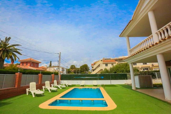 Villa pour 14 personnes, avec terrasse et jardin à Cambrils - 4